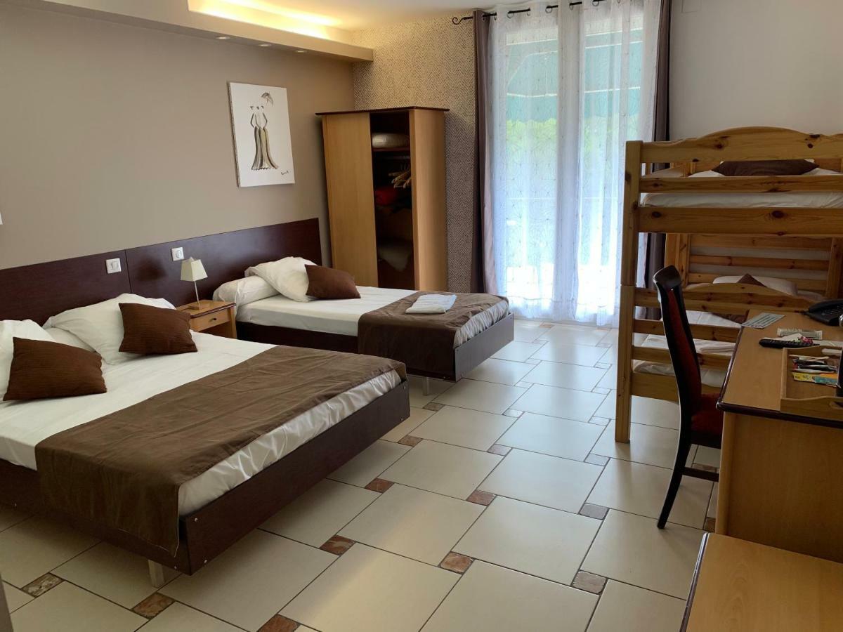 Hotel Restaurant Mon Auberge リュネル エクステリア 写真